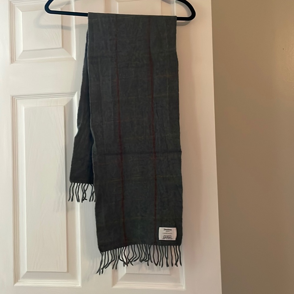 Lambswool scarf